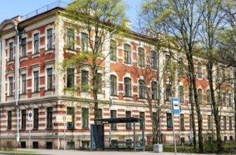В Петербурге продают старинный особняк