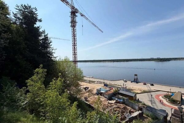 На набережной Городца продолжается строительство гостиничного комплекса
